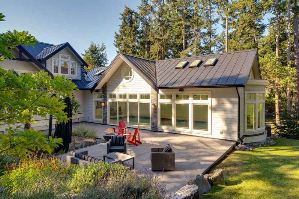 2840 sea view road saanich ten mile point 24