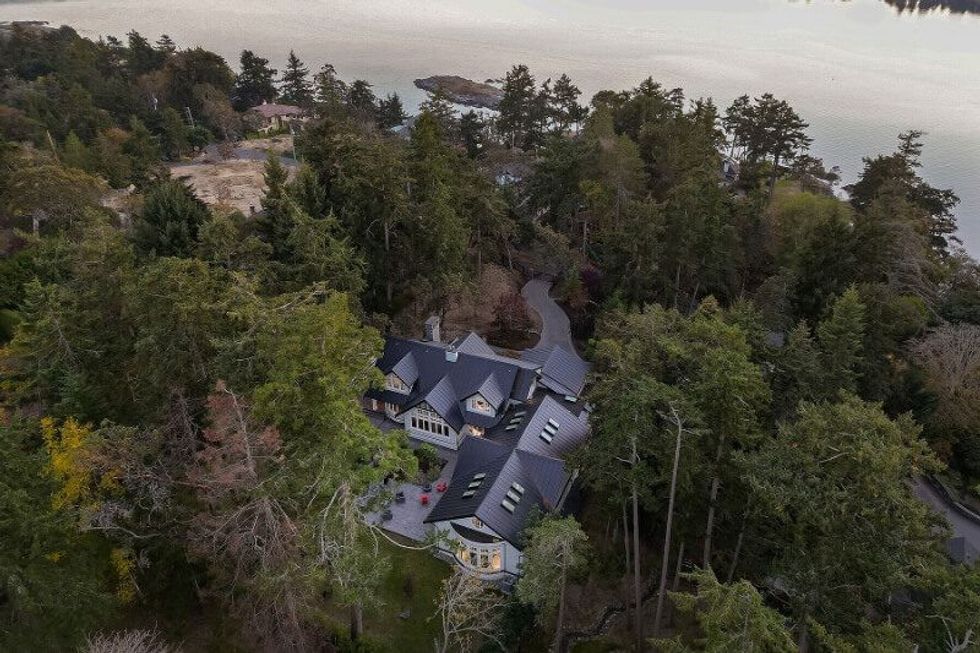 2840 sea view road saanich ten mile point 27