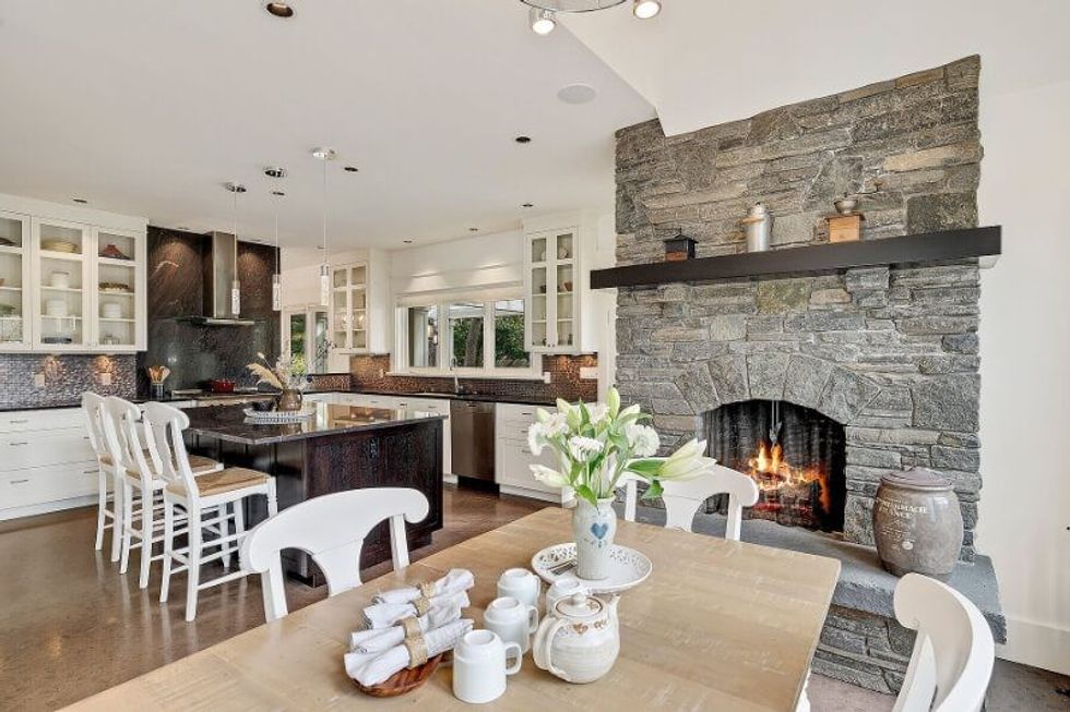 2840 sea view road saanich ten mile point 3