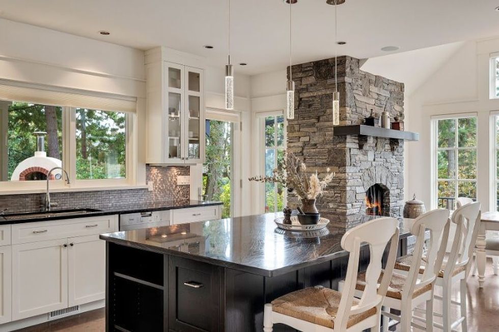 2840 sea view road saanich ten mile point 4