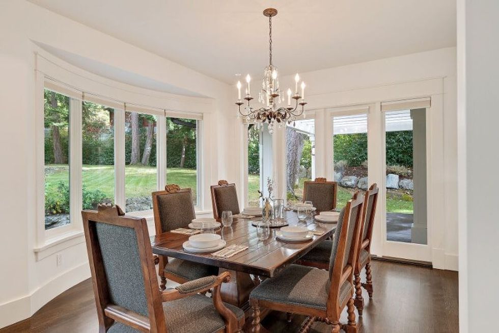 2840 sea view road saanich ten mile point 9