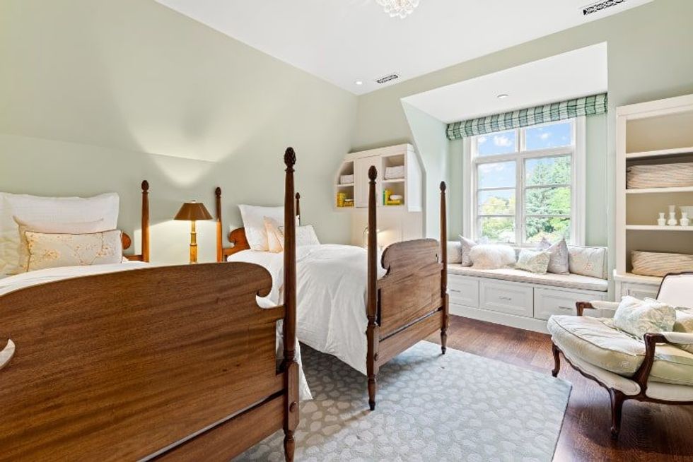 29 bayview wood hq 47 min