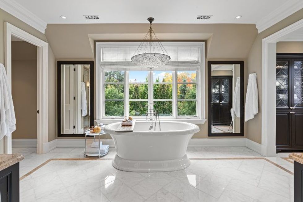 29 bayview wood hq 82 min