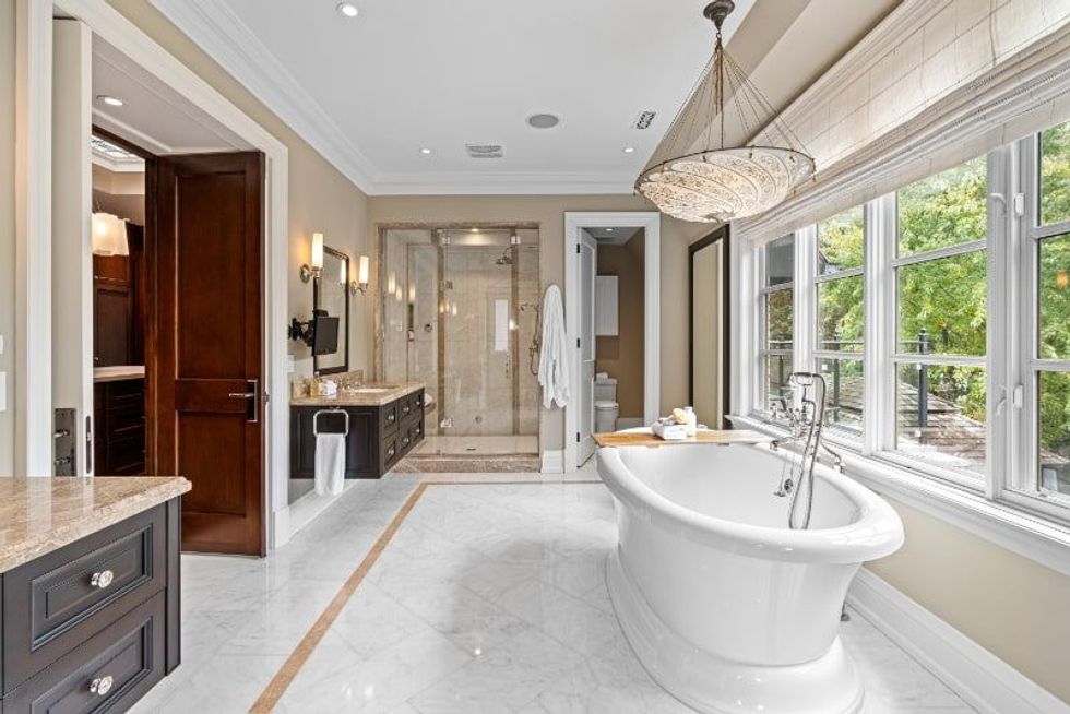 29 bayview wood hq 83 min