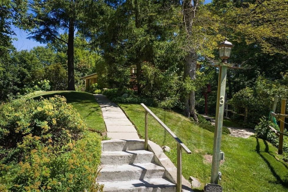 3 ledge road toronto e5844493 4 p