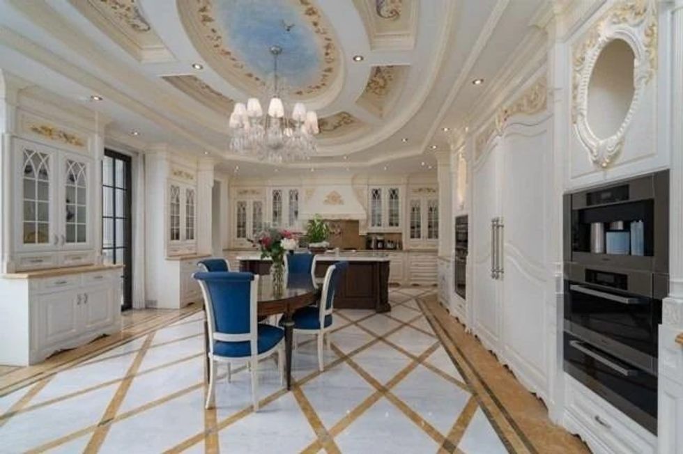 30 fifeshire road toronto c5548021 8 p