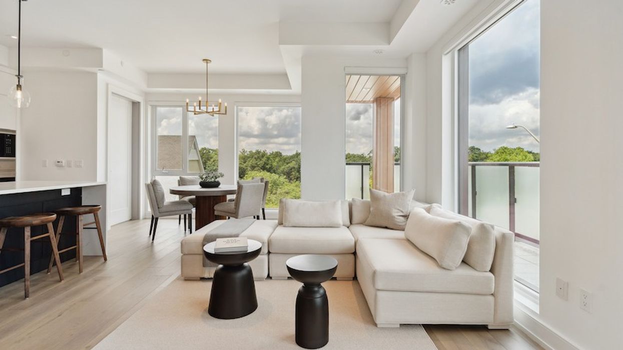 Contemporary Oakville Suite Combines Chicness with Village Living