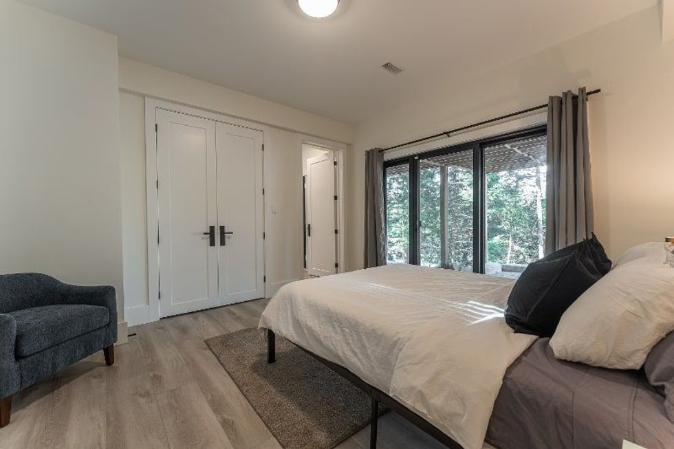 3196 west shore road bed 5 min