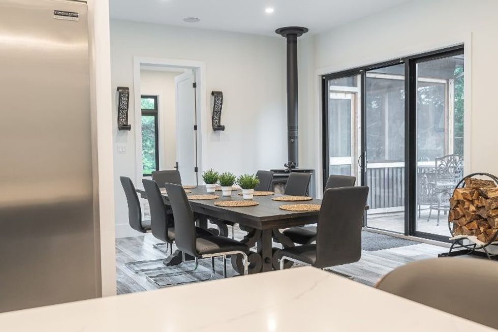 3196 west shore road dining min