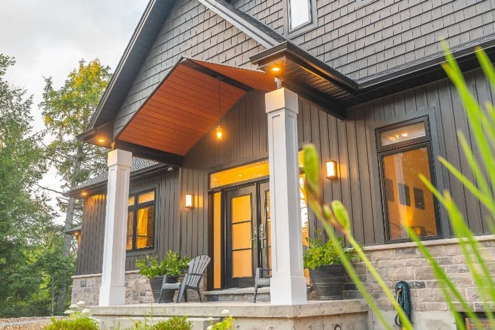 3196 west shore road entry 2 min