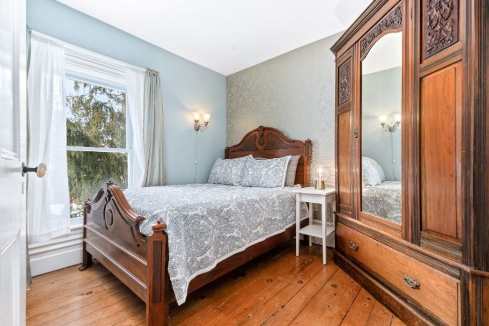 33 79 king st pec on
