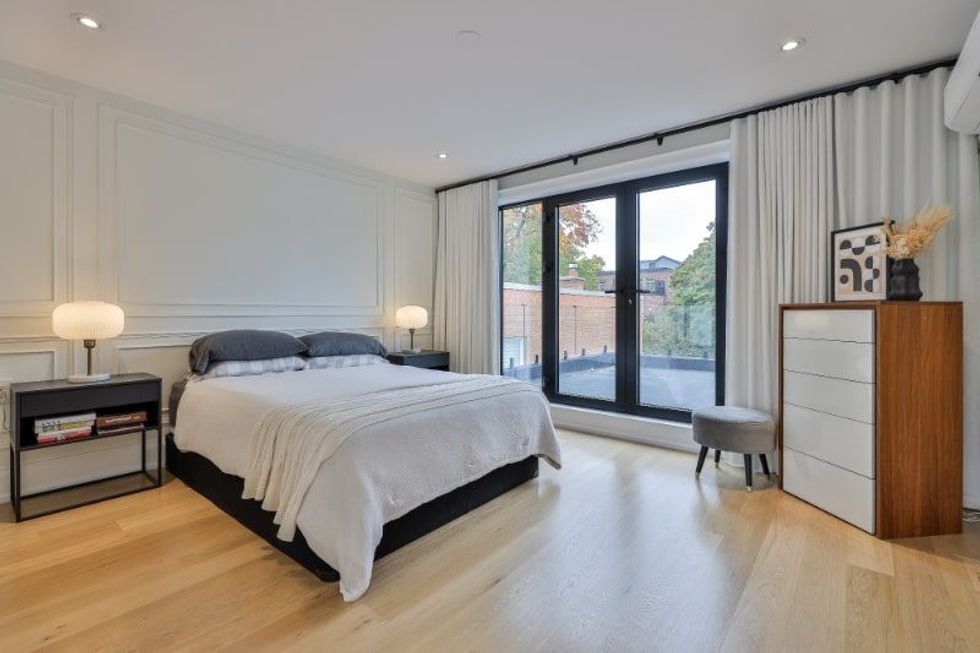 34a sherwood ave bedroom min