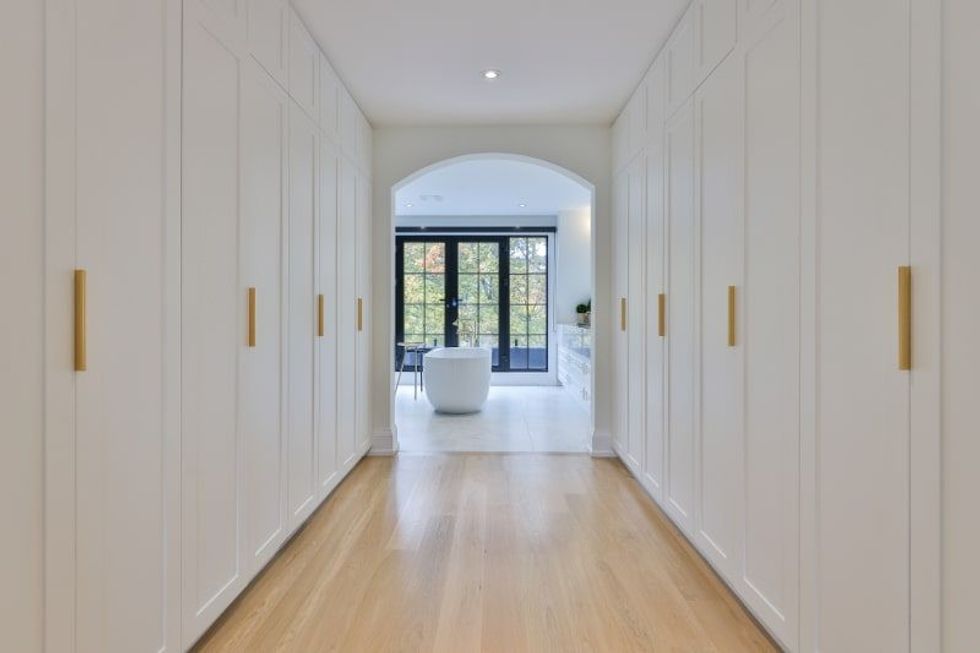 34a sherwood ave closet min