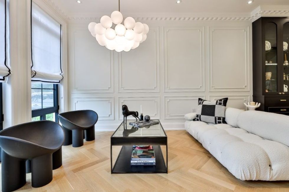 34a sherwood ave living room min