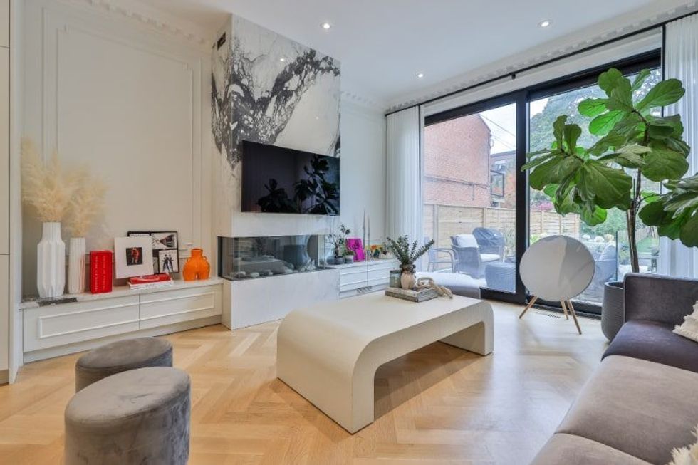 34a sherwood ave sitting 2 min