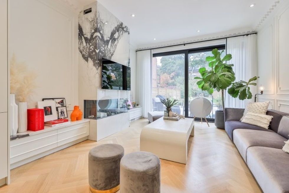 34a sherwood ave sitting min