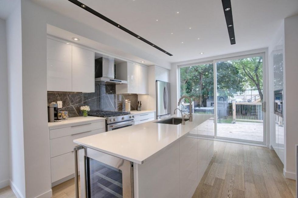 380 old orchard grove toronto large 011 010 380 old orchard grove toronto 1500x1000 72dpi e1596813540940