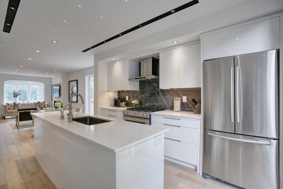 380 old orchard grove toronto large 012 011 380 old orchard grove toronto 1499x1000 72dpi e1596813376446