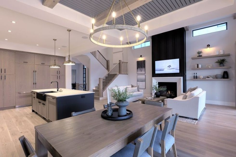 4266 ladd court dining living min