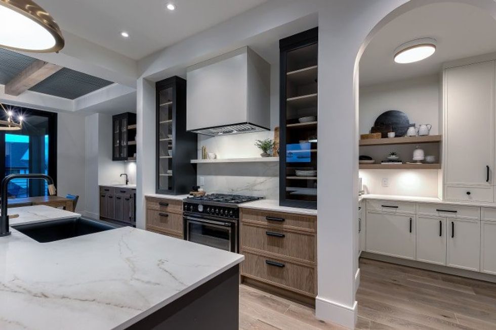 4266 ladd court kitchen 7 min