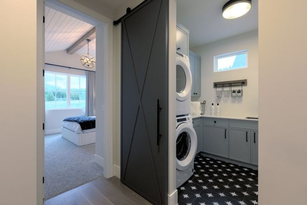 4266 ladd court laundry min