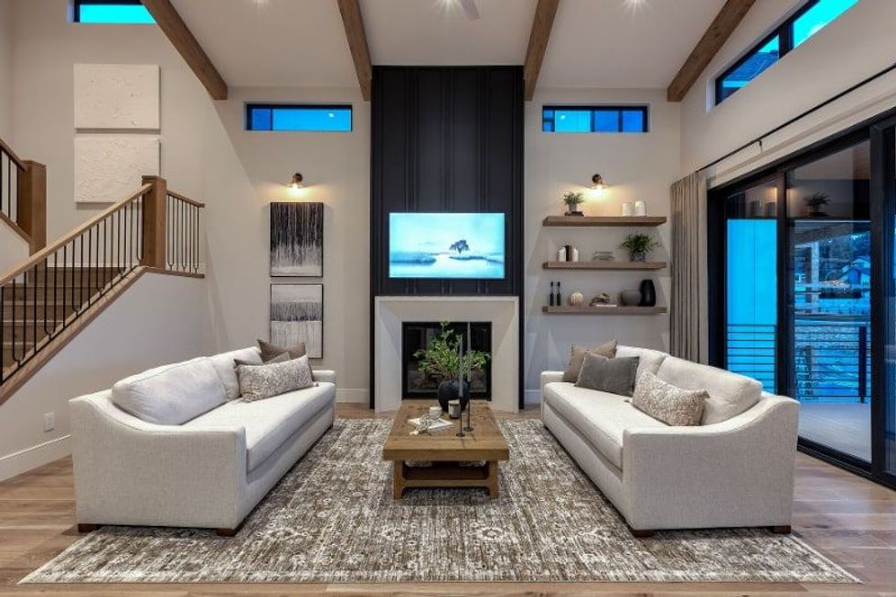 4266 ladd court living 4 min