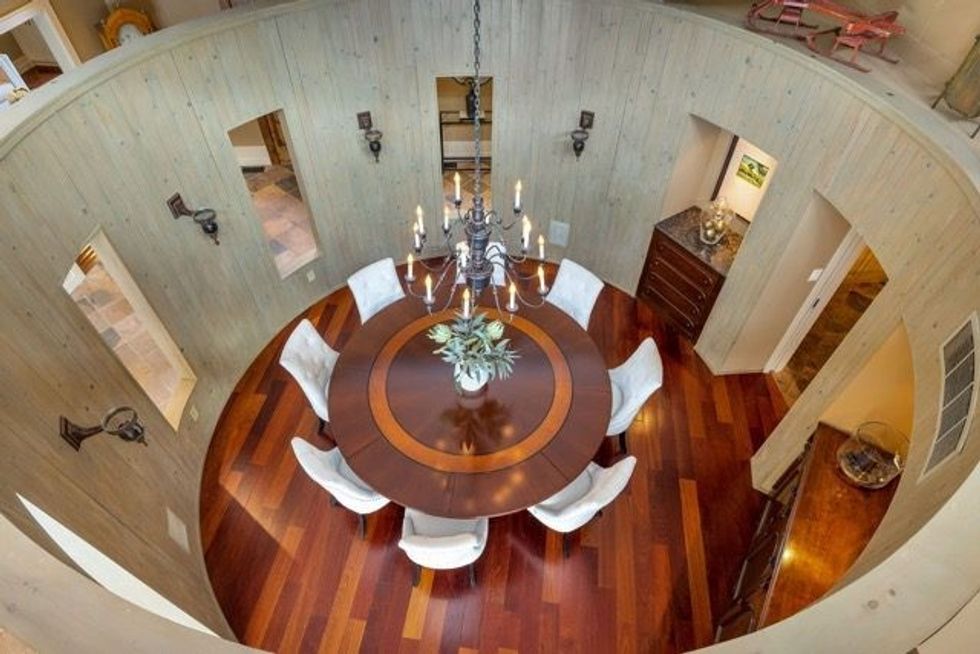 4390 anderson street dining room 2