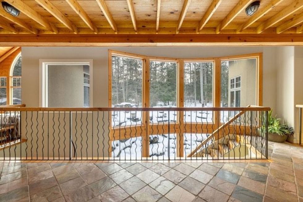 4390 anderson street hallway