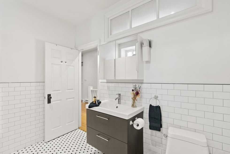 44208197print 1024x683