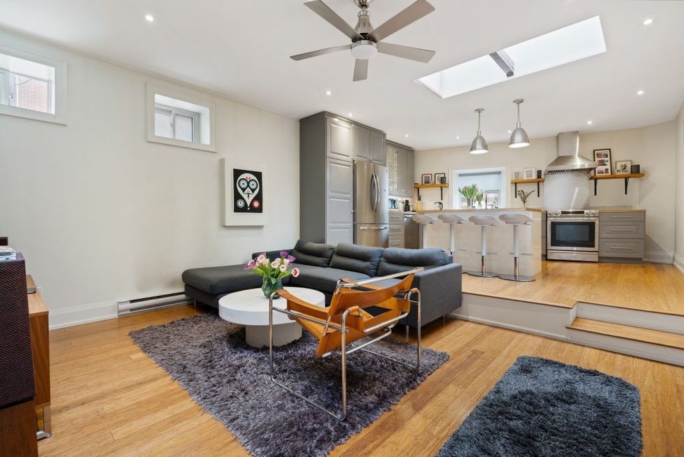 44208216print 1024x683