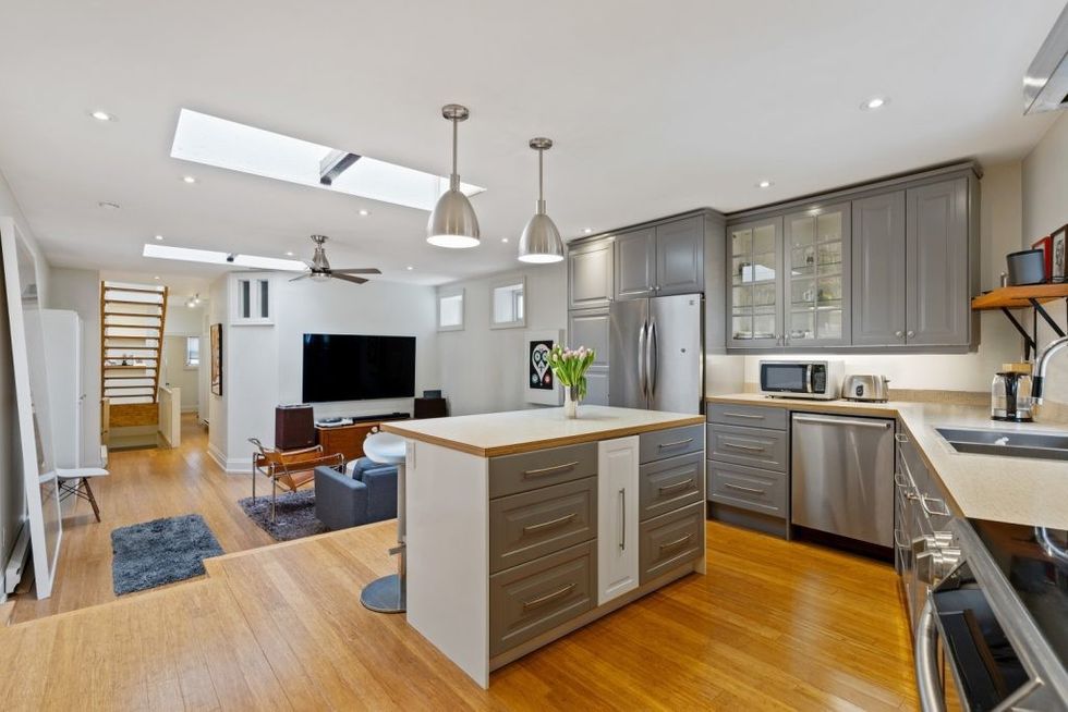 44208233print 1024x683