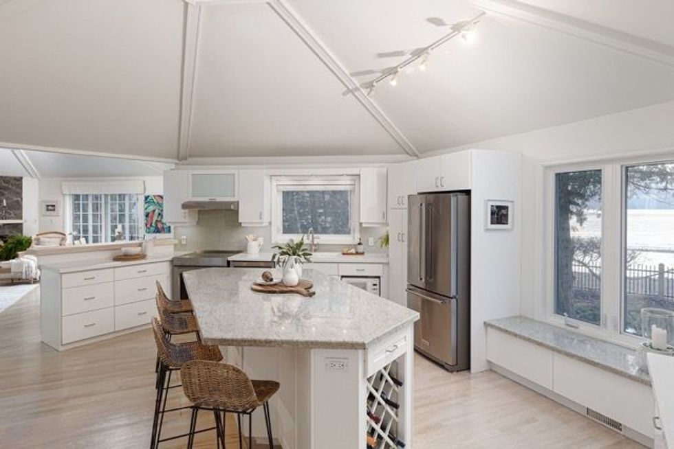 48 parklane court kithen 2 medium