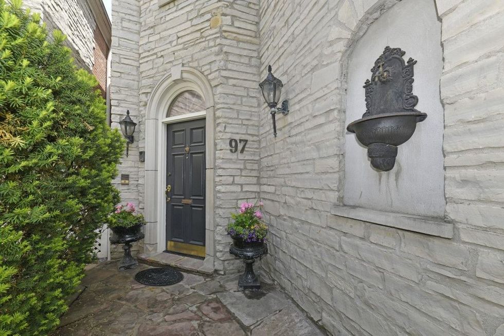 49208864print 1024x683