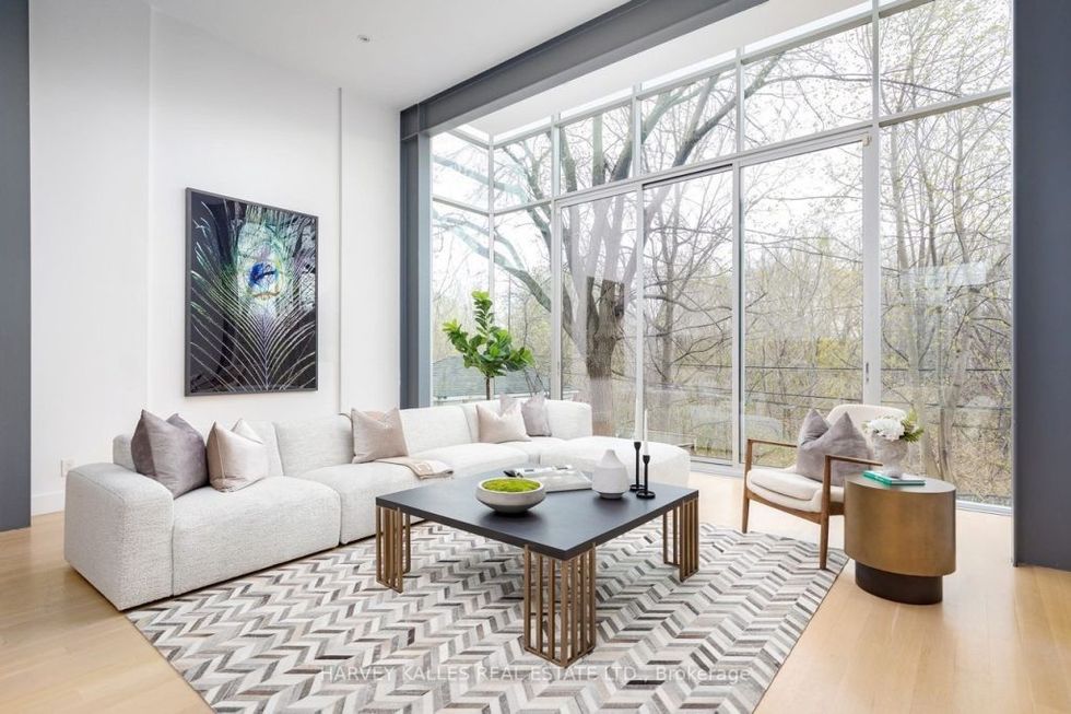 561 arlington avenue living room 1024x682