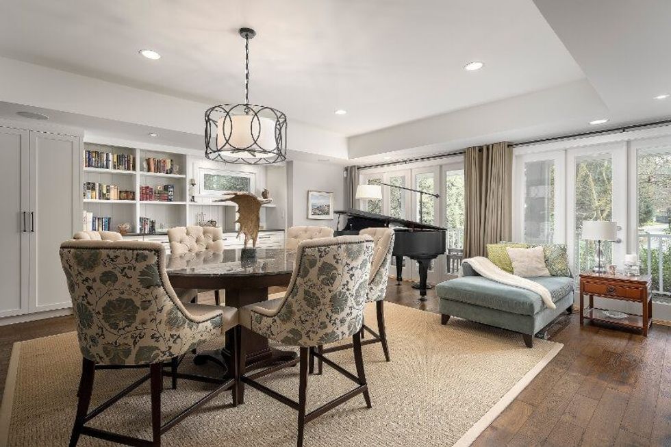 593 riverside drive north vancouver 13