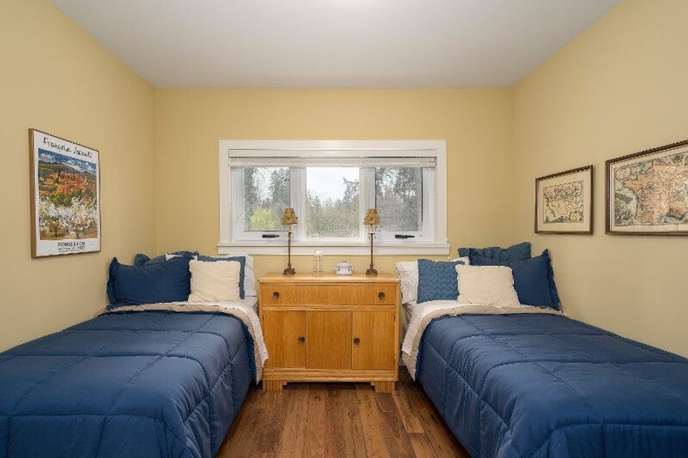 593 riverside drive north vancouver 19