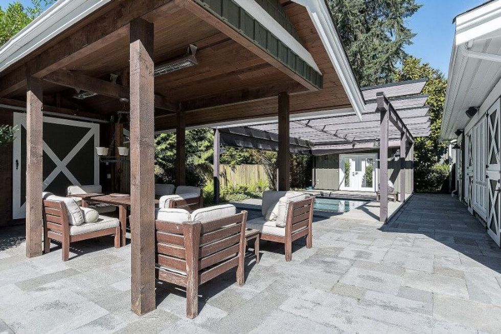 593 riverside drive north vancouver 25