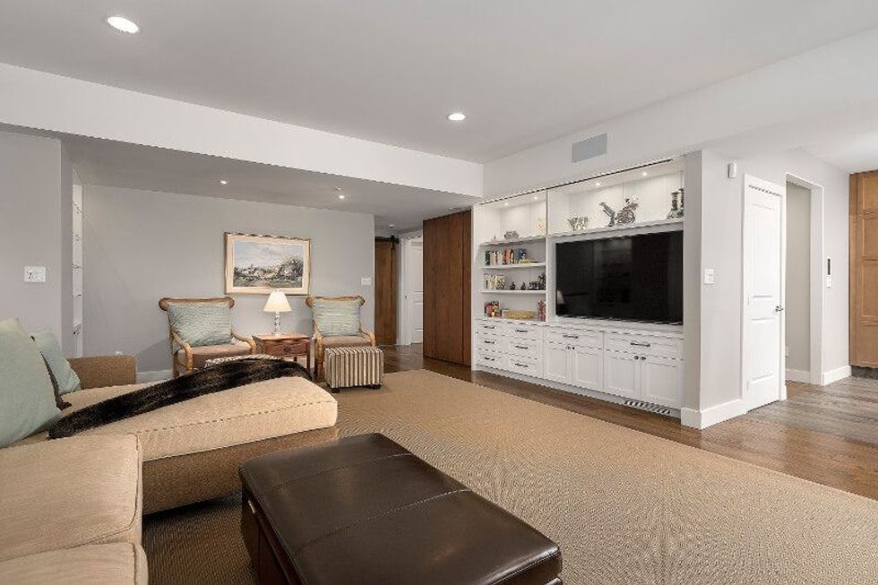 593 riverside drive north vancouver 7