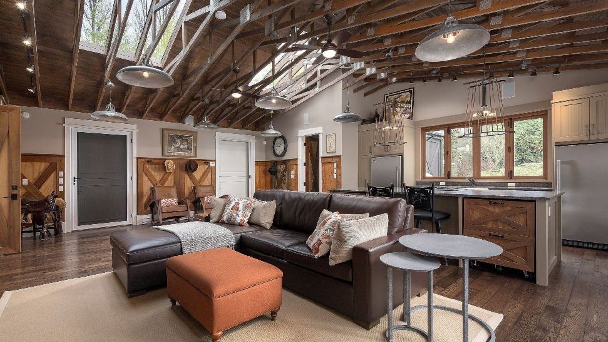 593 Riverside Drive - North Vancouver - Country in the City home