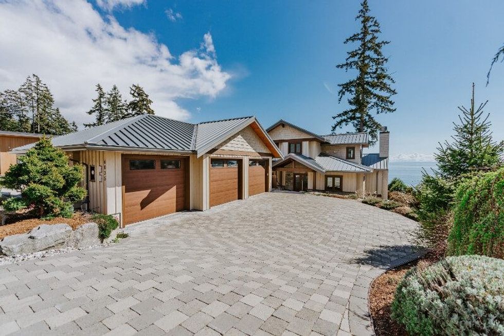 6035 silverstone lane sechelt sunshine coast home 1