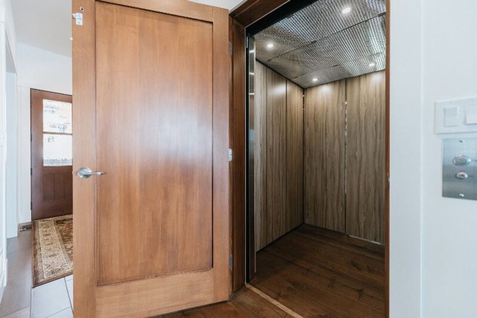 6035 silverstone lane sechelt sunshine coast home 11