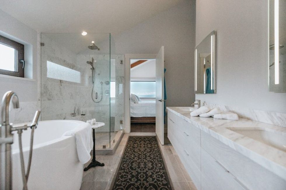 6035 silverstone lane sechelt sunshine coast home 16