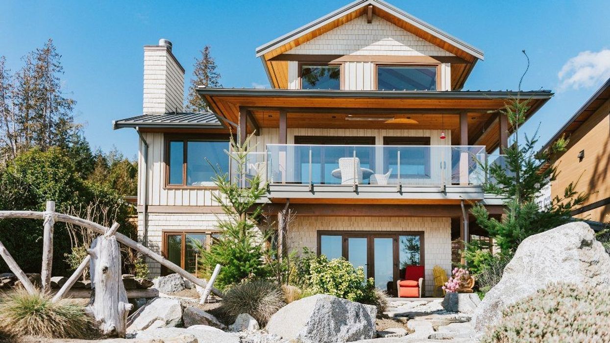 6035 Silverstone Lane - Sechelt Sunshine Coast Home