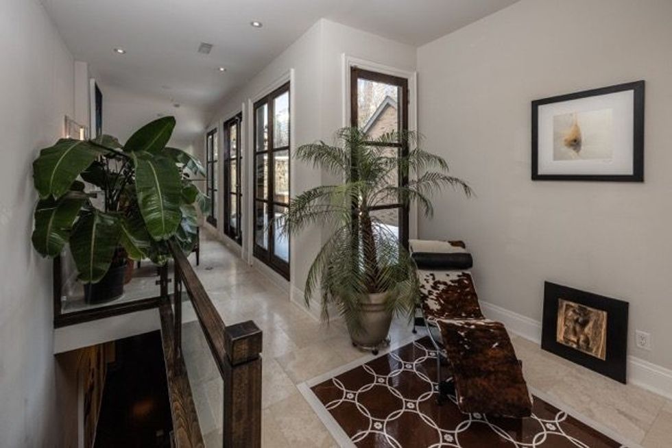 62 hazleton avenue sitting area medium