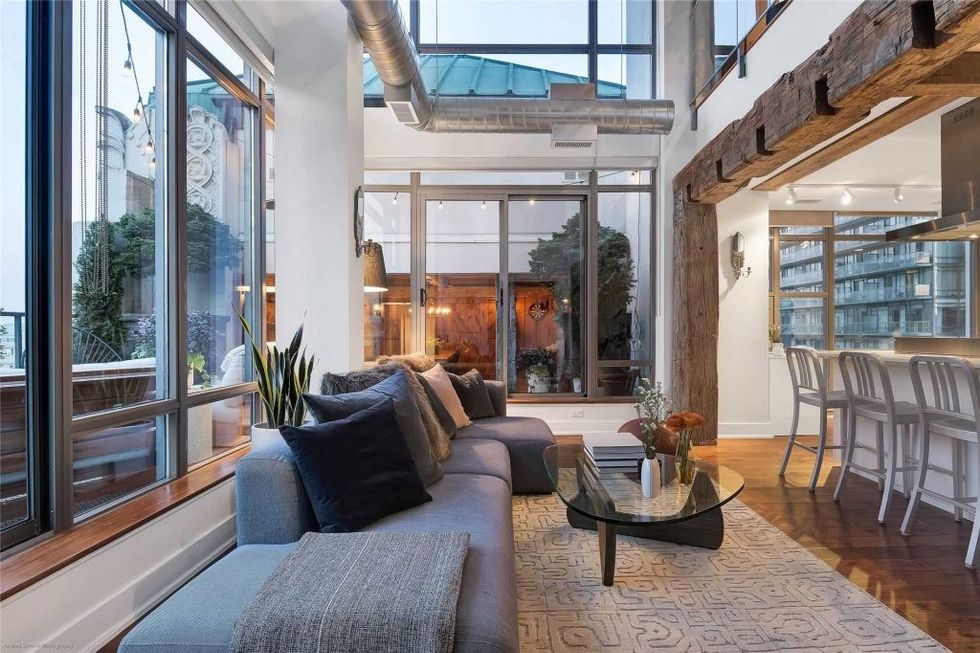 626 637 lake shore boulevard west 1 1024x682