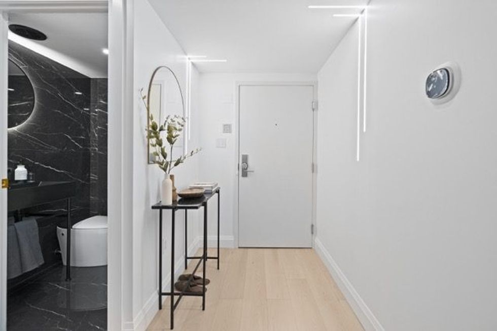 707 35 church street foyer medium 3