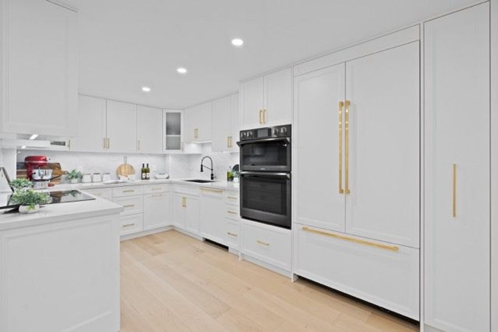 707 35 church street kitchen medium 2