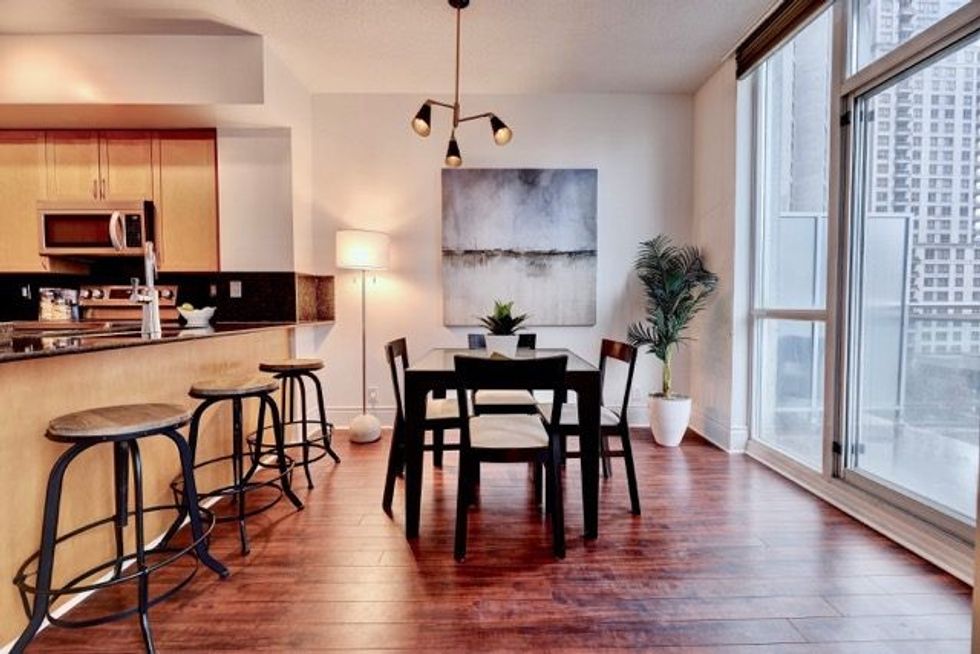 720 3939 duke of york boulevard dining room medium