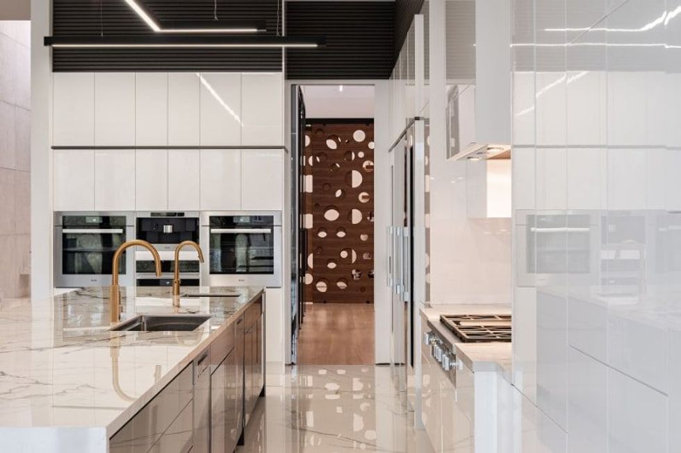 9 creedmore kitchen 5 min