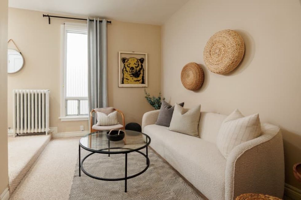 92 montrose living room